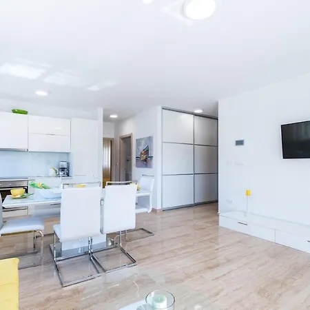 Apartmann * Vir