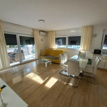 Apartmann * Vir
