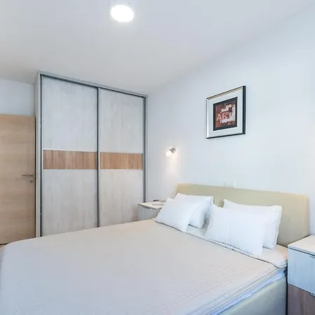 Apartmann * Vir